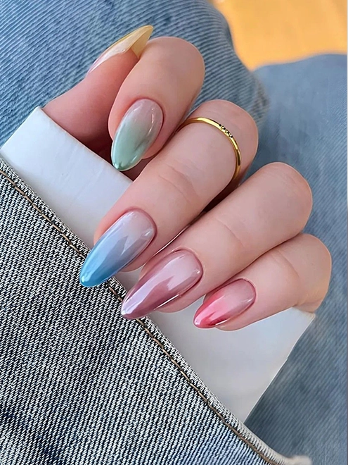 MANITOES GAMBRILLS nail detail